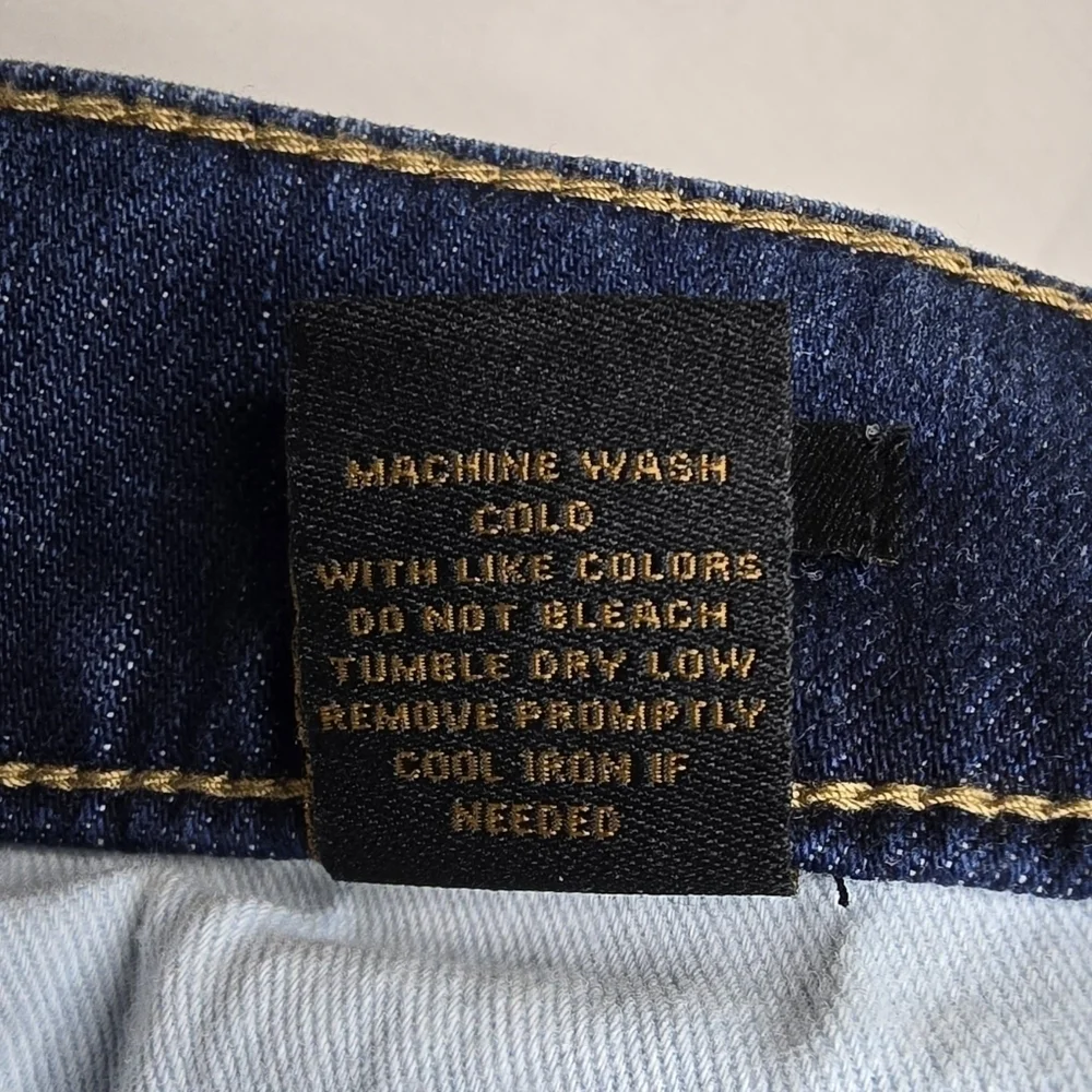 Jos.A.Bank Reserve Relaxed Fit Midwash Denim Straight Leg Men's Jeans 38x26